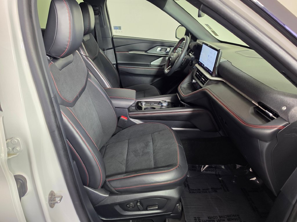 Certified 2025 Ford Explorer ST AWD/4WD image 11