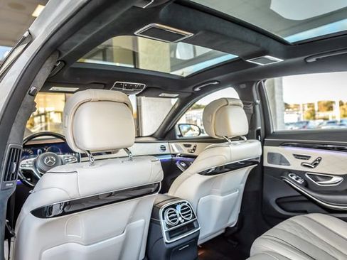 Used 2018 Mercedes-Benz S 560 4MATIC Sedan image 48