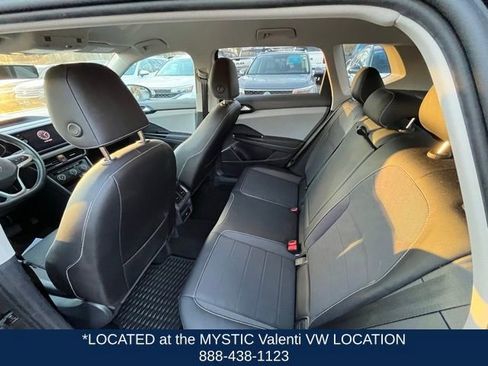 Certified 2022 Volkswagen Taos SE image 12