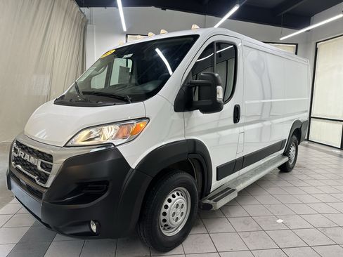Used 2025 RAM ProMaster 2500 w/ U-Haul Equipment Group FWD image 14