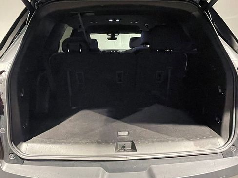 Used 2023 Chevrolet Traverse LT w/ Rear Camera Mirror Package image 5