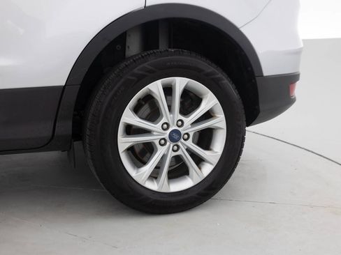 Used 2018 Ford Escape SE FWD image 22