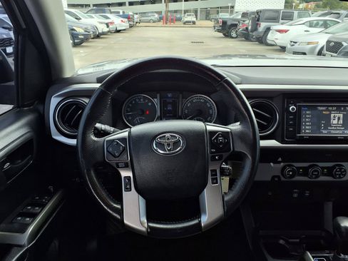 Used 2019 Toyota Tacoma SR5 RWD image 12