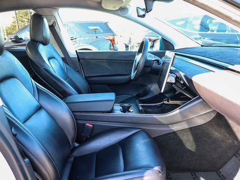 Used 2020 Tesla Model Y Long Range image 13