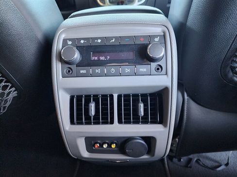 Used 2010 Cadillac SRX Premium image 71