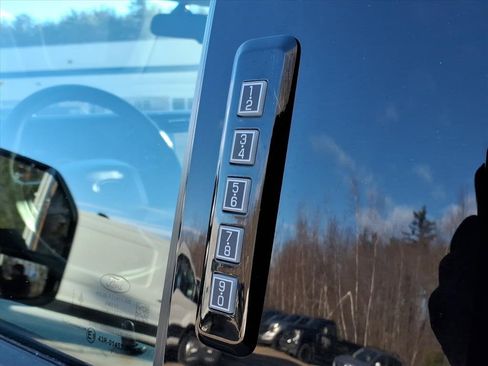 Used 2024 Ford F250 XLT w/ FX4 Off-Road Package image 15