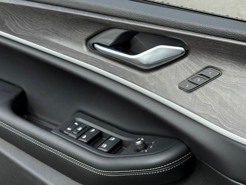 New 2025 Jeep Grand Cherokee L Limited w/ Luxury Tech Group II image 37