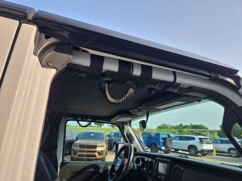 Used 2019 Jeep Wrangler Unlimited Sport S AWD/4WD image 75