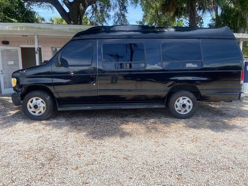 Used 1999 Ford E-250 and Econoline 250 Extended RWD image 4