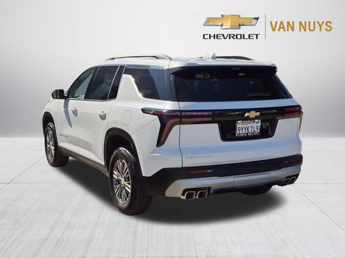 Used 2026 Chevrolet Traverse LT w/ Driver Confidence Package FWD image 7