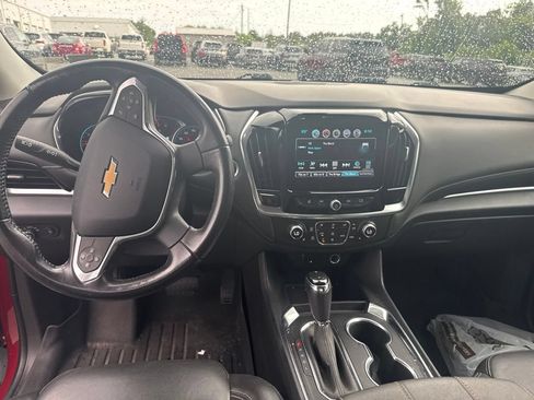 Used 2019 Chevrolet Traverse LT w/ LT Premium Package AWD/4WD image 6
