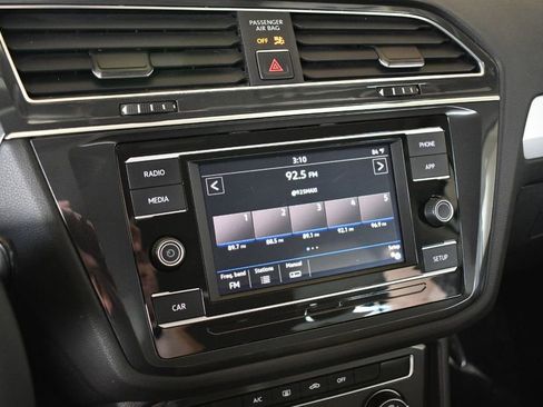 Used 2018 Volkswagen Tiguan S image 36
