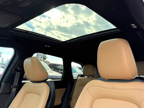 Used 2022 Lincoln Corsair Reserve w/ Equipment Group 201A image 20