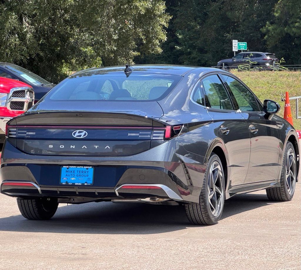 New 2026 Hyundai Sonata SEL FWD image 13
