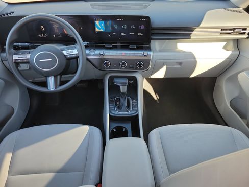 Used 2024 Hyundai Kona SE image 10