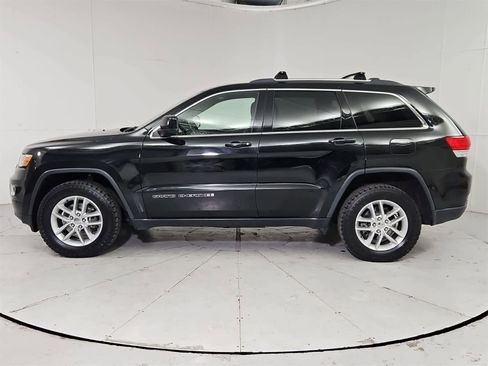 Used 2017 Jeep Grand Cherokee Laredo w/ Quick Order Package 23E image 3