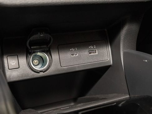 New 2025 Nissan Versa SR w/ Trunk Package image 11