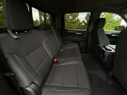 Used 2024 Chevrolet Silverado 1500 LT Trail Boss w/ Convenience Package II image 29