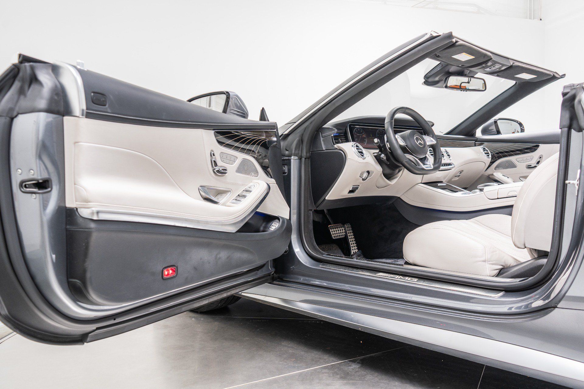 Used 2017 Mercedes-Benz S 63 AMG 4MATIC Cabriolet image 23
