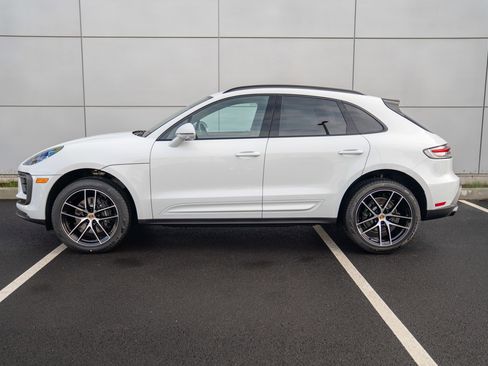 New 2026 Porsche Macan image 2