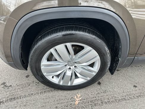 Used 2019 Volkswagen Atlas SE w/ Panoramic Sunroof Package image 2