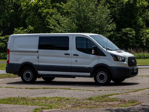 Used 2017 Ford Transit 250 130 Low Roof image 3