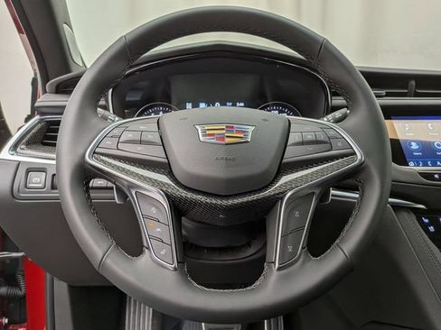 Used 2026 Cadillac XT5 Sportv w/ LPO, Floor Liner Package AWD/4WD image 10