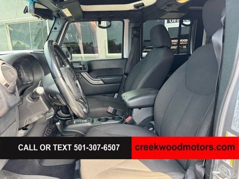 Used 2017 Jeep Wrangler Unlimited Sport w/ Quick Order Package 24S AWD/4WD image 9