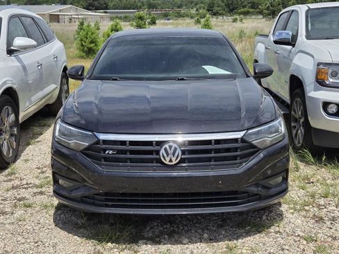 Used 2020 Volkswagen Jetta R-Line w/ R-Line Cold Weather Package FWD image 2