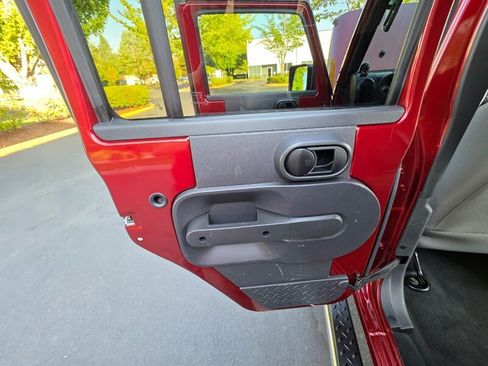 Used 2008 Jeep Wrangler Unlimited X AWD/4WD image 35
