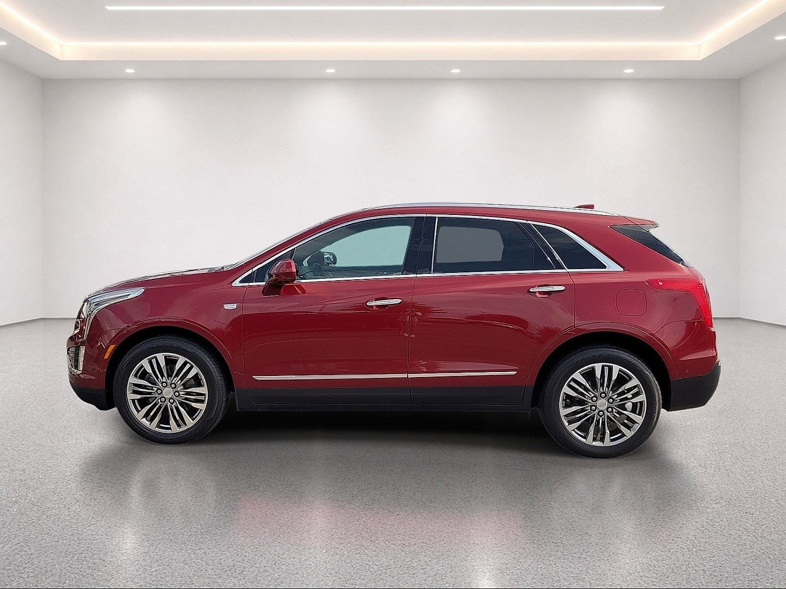 Used 2017 Cadillac XT5 Premium Luxury w/ Driver Assist Package FWD image 3