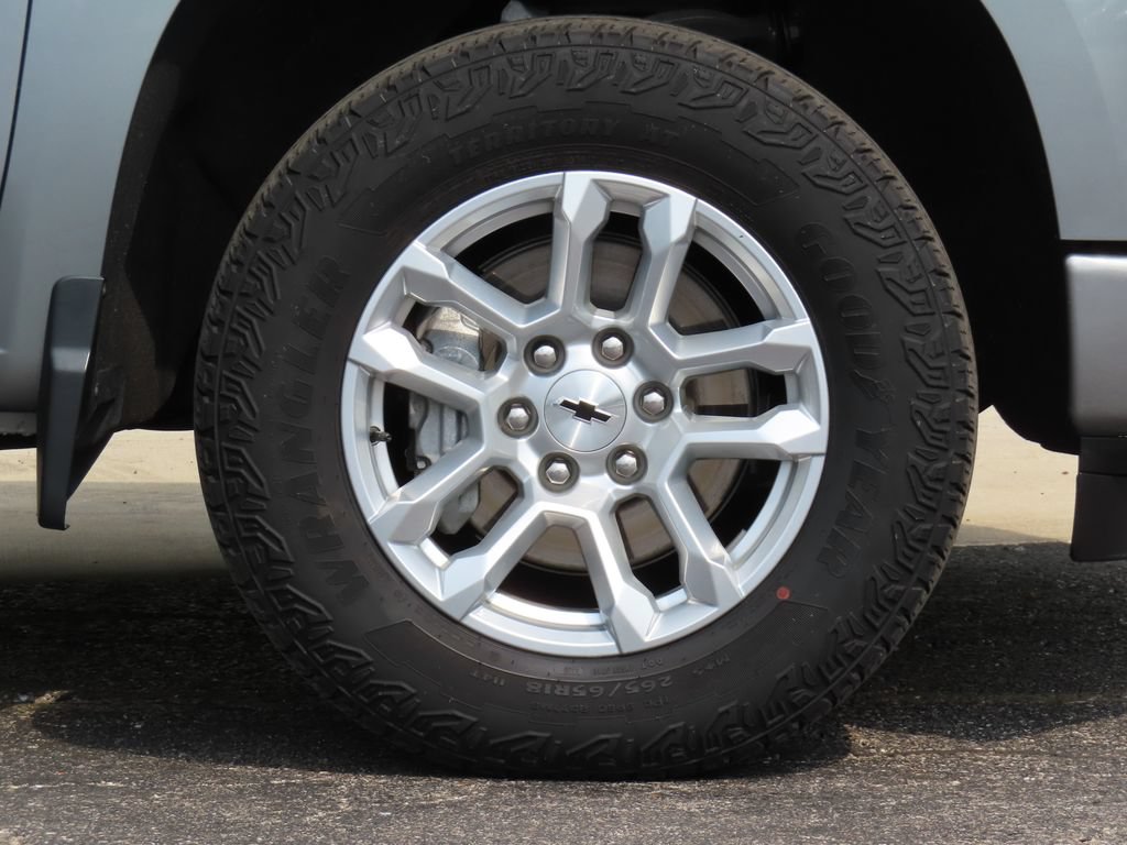 Certified 2023 Chevrolet Silverado 1500 RST AWD/4WD image 16
