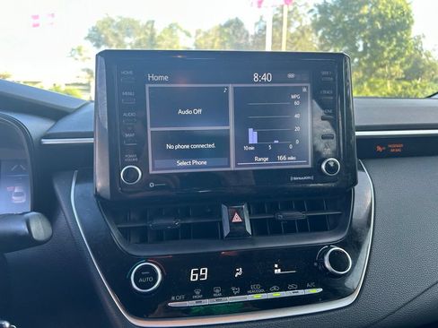 Used 2022 Toyota Corolla LE FWD image 17