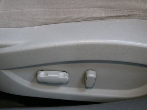 Used 2011 Buick LaCrosse CX FWD image 18