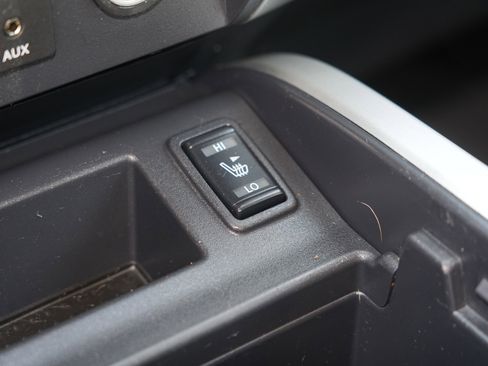 Used 2018 Nissan Titan SL w/ Texas Titan Edition AWD/4WD image 27