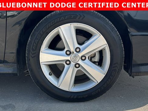 Used 2010 Toyota Camry image 31