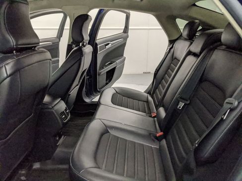 Used 2017 Ford Fusion SE w/ Equipment Group 601A image 17