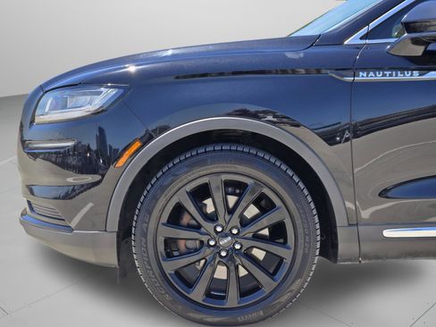 Used 2022 Lincoln Nautilus Reserve w/ Monochromatic Package AWD/4WD image 32