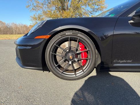 Certified 2025 Porsche 911 Carrera GTS image 11
