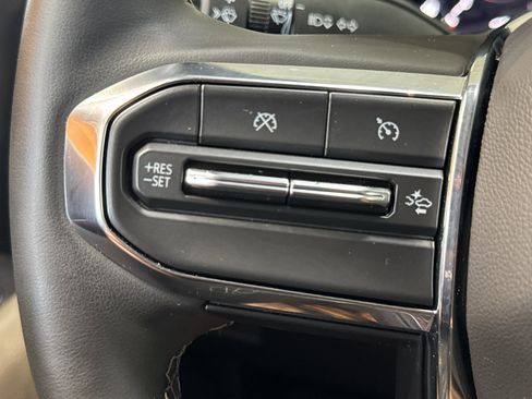 Used 2025 GMC Canyon Denali AWD/4WD image 26