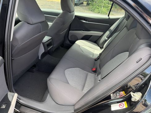 Used 2018 Toyota Camry LE w/ Convenience Package FWD image 21