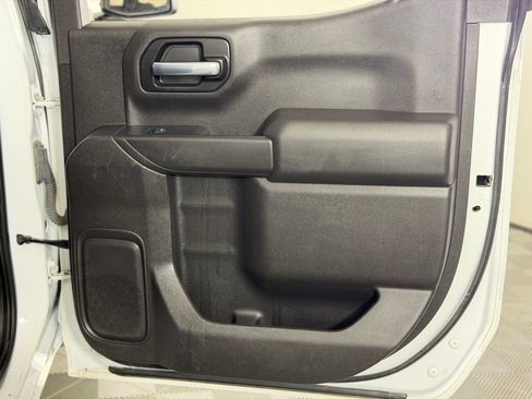 Used 2021 Chevrolet Silverado 1500 LT image 36