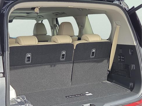 New 2026 Nissan Armada Platinum Reserve image 9