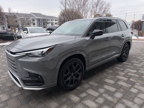 Certified 2026 Lexus TX 500h AWD w/ Technology Package image 27