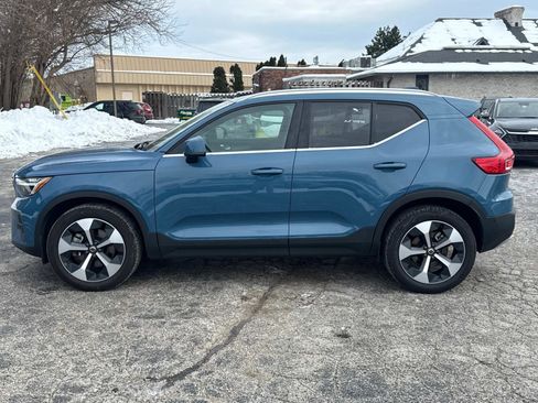 Certified 2025 Volvo XC40 B5 Plus image 8