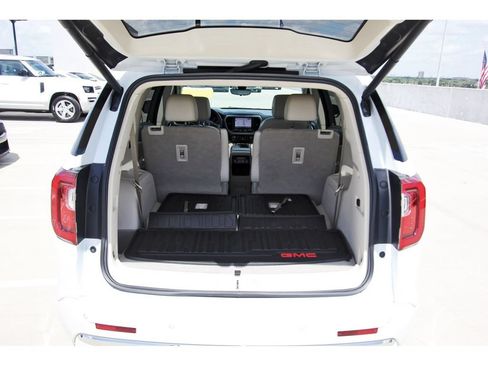 Used 2020 GMC Acadia Denali w/ Denali Ultimate Package AWD/4WD image 29