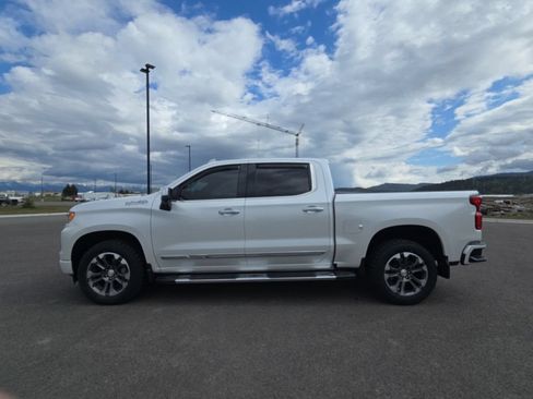 Used 2024 Chevrolet Silverado 1500 High Country w/ Technology Package AWD/4WD image 25