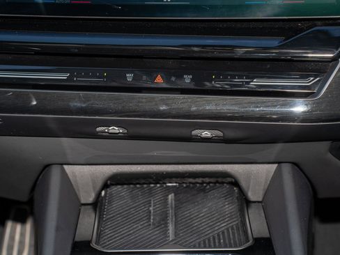 Used 2025 BMW 530i image 24