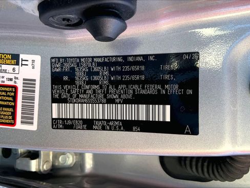 Certified 2025 Toyota Highlander XLE image 35