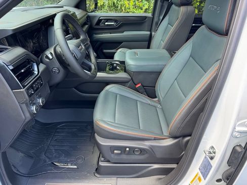 New 2026 GMC Yukon XL AT4 w/ AT4 Premium Package AWD/4WD image 8
